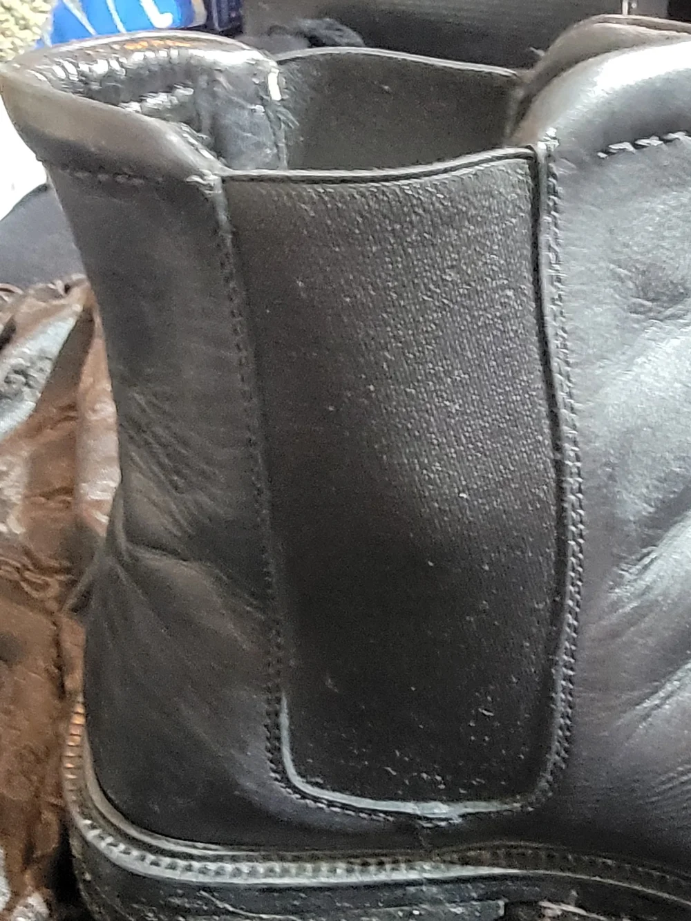 GUCCI Black Leather Men's Chelsea Boots - Classic Slip-On Style